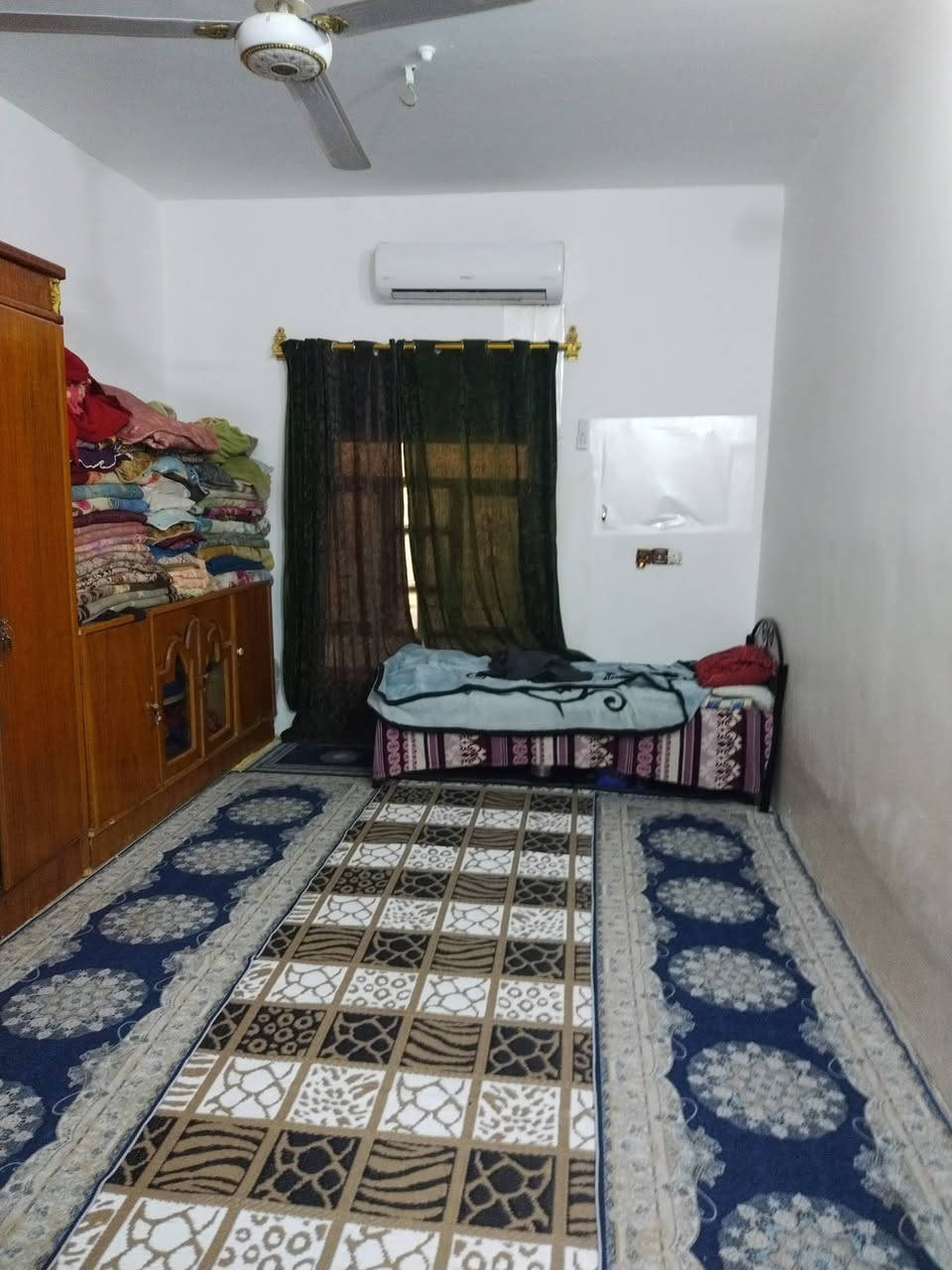 سلام عليكم بيت للبيع مساحه 200 موقع حي شعب للستفسار
***********
