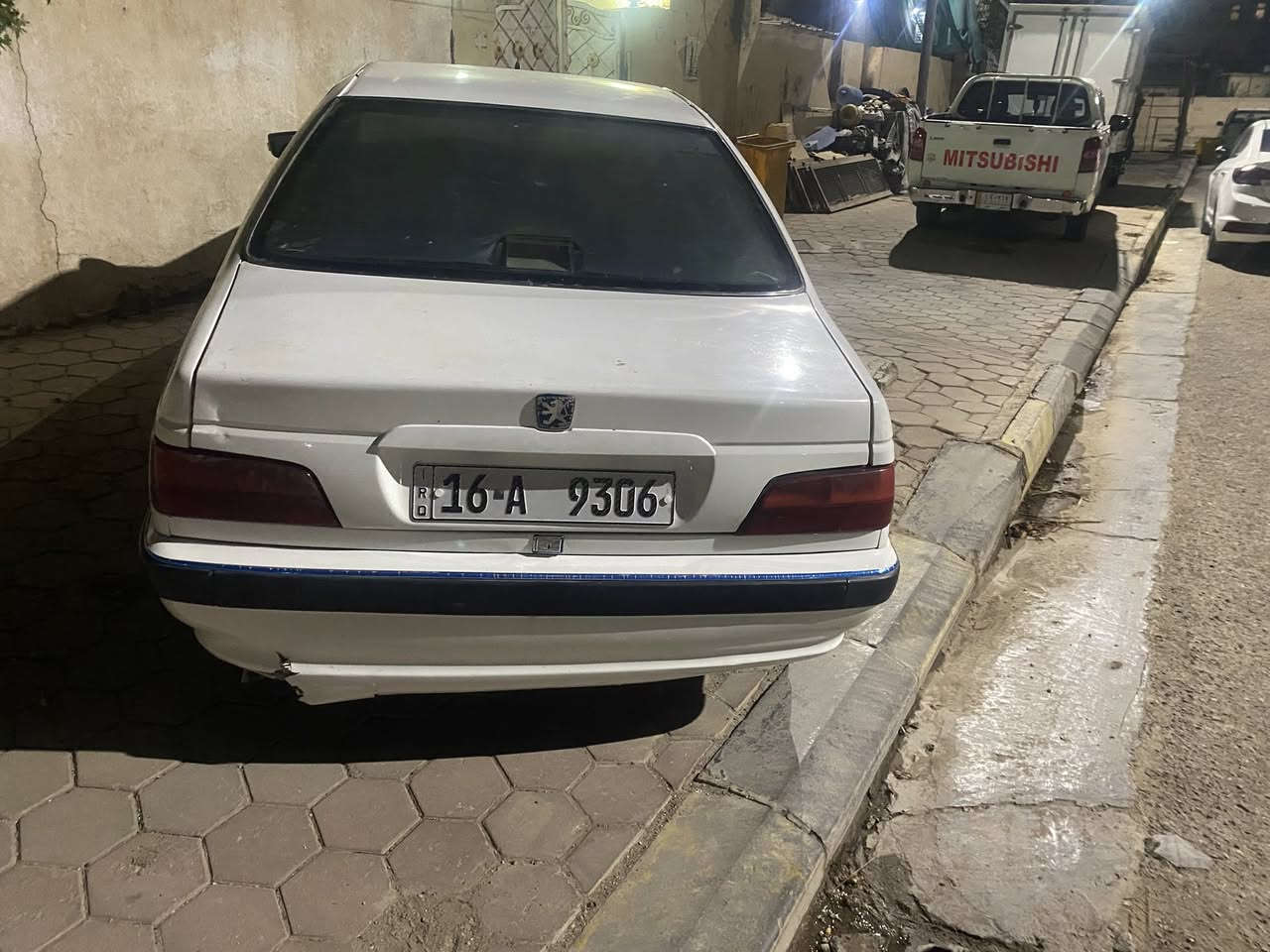 سلام وعليكم بيجو بارص موديل 2011مكينه كير صدر تخم تاير تبريد دوشمه كشنات وارضيه كله جديد سياره بيه بل داير مال جاملغ الخلفي ضربه ومصلحه وعندي جاملغ الامامي بطخه بعدها مامصلحه للبيع اومراوس للاستفسار الاتصال على الرقم ***********
