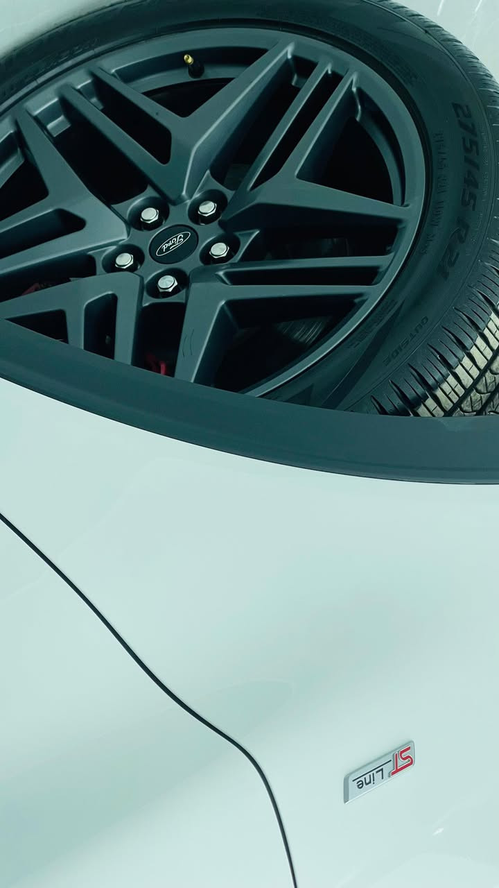 Ford Explorer ST_Line 2025
العداد : 7 الف مايل
ضرر:  بدون صبغ بس شبر صندوق تعدیل بارد 
سیارة تعتبر کلین و زیرو بدون داخل ارباكات سليم✅
 بجم و خلفي کبس دعاميات بشرط
1FMUK7KH8SGA90978

بالمواصفات ST Line اكسبلوره

٤کامیرا 360
شاشە کبیر 
کیج ديجيتال
وایرلیس جارج 
بصمة تشغيل
بصمة ابواب
(Remote Stat)
صندوق شفط كهربائي
رادار امامي (تحديد مسار)
رادار جانبي (نقاط عمياء)
رادار خلفي (التحذير من الاصطدام)
شفتات استيرن
استيرن تدفئة
كشنات جلد و شامو vip
كشنات تدفئة+ تبريد
هاند بريك بصمة
Auto Stat
Auto Stop
حساسات امامية+خلفية
(Navigaton)
مانع انزلاق

‎‏‎ مکان سیارة اربیل 
‎‏‎سیارة بدون رقم تترقم شمالي 
‎‏‎‏‎للاتصال والاستفسار
‎اسیاسیل ***********☎️
‎اسیاسیل ***********☎️
☎️کورك ***********
☎️کورك ***********
