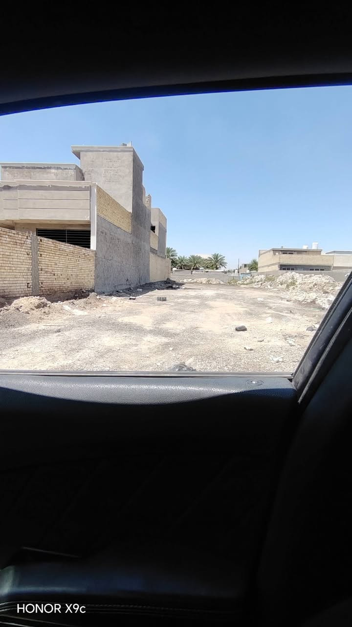 سلام عليكم قطعة ارض بوب الشام شارع السوق مساحه 500متر واجهه 10ونزال 50   مجاري تبليط رصيف خدمات كامله طابو صرف سكني ينسحب عليهه قرض الاسكان بسمي سند مي مسحوبلهه ومجاري هم كامله تجي بس تبني موقعهه حلو كلش فرع هدوء اي شخص يريد يندلهه ادزله لوكيشن مال القطعه الاستفسار ***********
