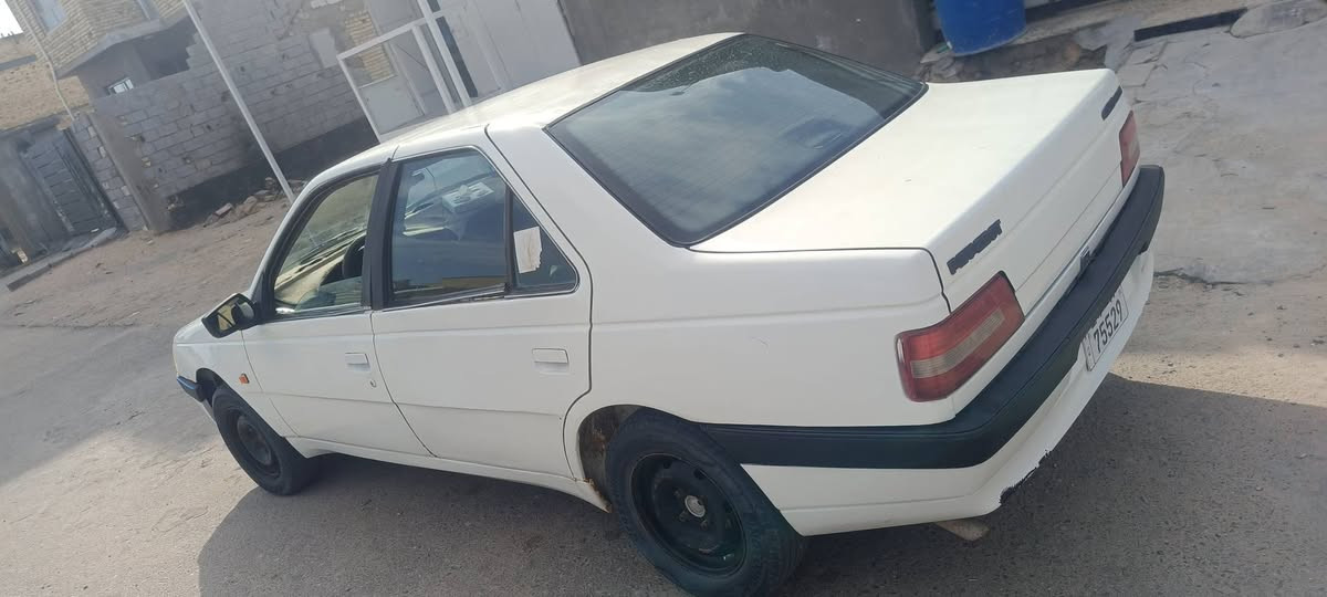 بيجو 405 موديل 12 خصوصي رقم بصرة ومكاني الجمهورية  بأسمي 
سنويه جديده ورقم انكليزي لل31 سياره جاهزه 
التبريد نقص غاز فقط كمبريسر شغال 
السعر 35 قفل ***********
