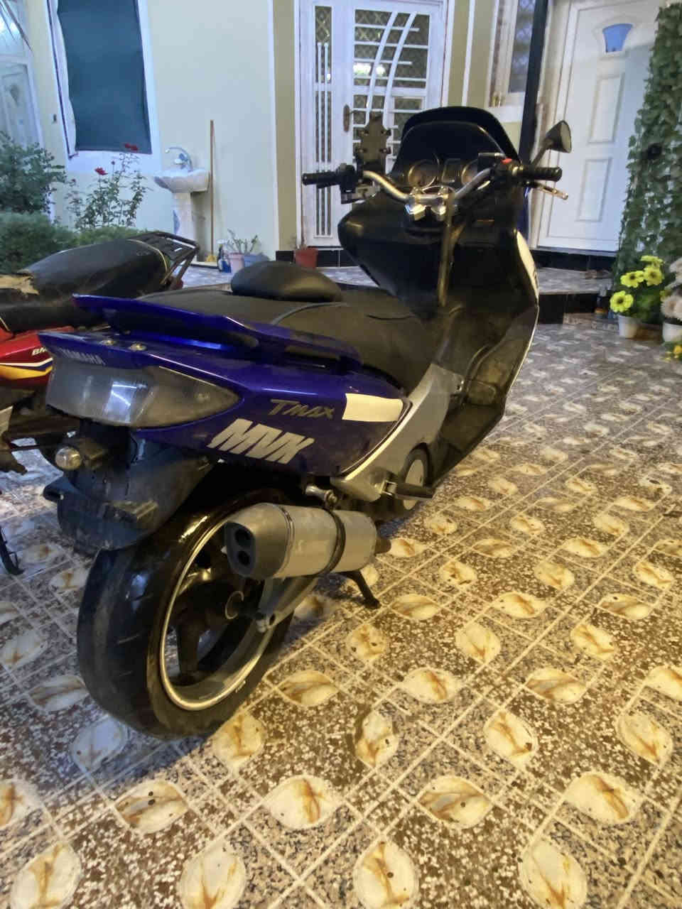 تي ماكس 2008 كفاله عامه للبيع او مراوس بغير لون 
السعر 20 وبيها مجال مكاني بعقوبه ***********
