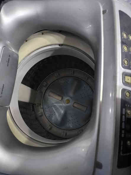 سلام عليكم ورحمه الله وبركاته غسالات اتوماتيك لبيع سعر الوحده 200وبيه مجال وحده الحافض وحده سامسونك مستعمل شي بسيط ما بيه اي عطل ***********
