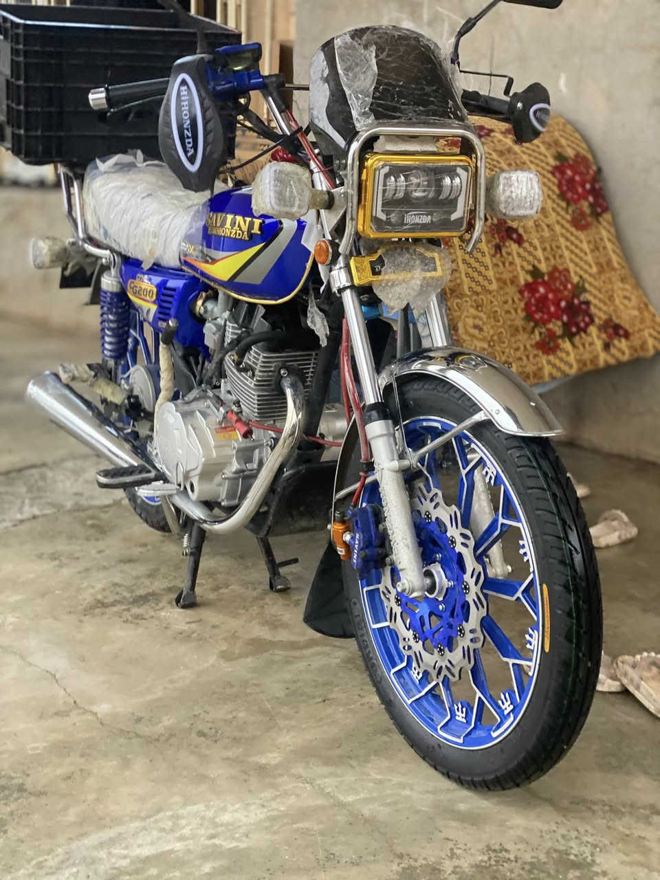 للبيع موديل2025 حجم المحرك 200 صار شهرين وشويه لمن شديته السعر 875 وبي مجال مكاني القيارة قرية الحاج علي للاستفسار اتصل***********
