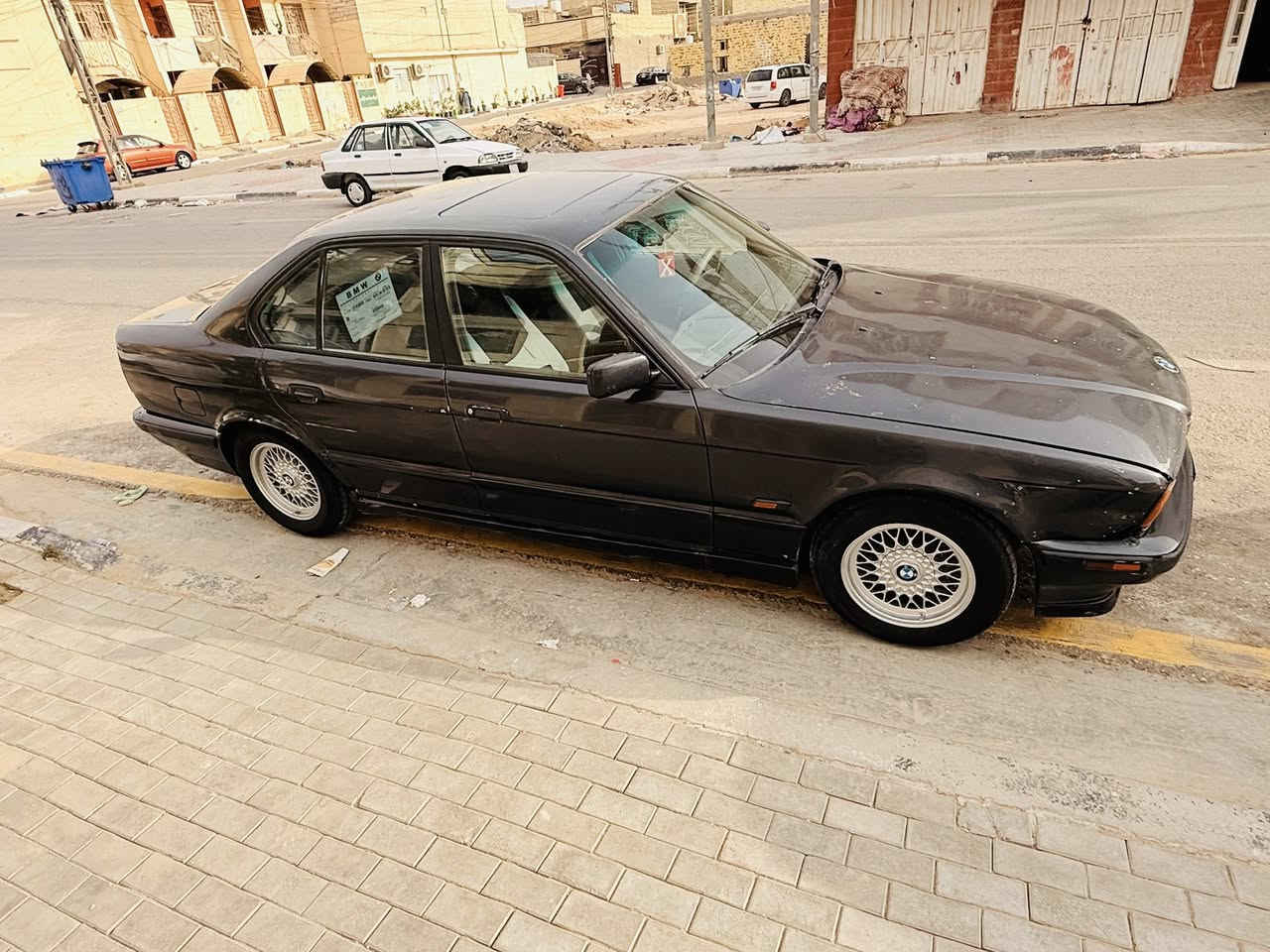 السلام عليكم  عندي
BMW موديل 1994
 525i اصل بجم عريض  للبيع
محرك مسكر فانوس
جام كهرباء 
جامه اماميه جديده
البطاين  مال البيبان كلها نظيفه
اسود رصاصي 
فتحه
سنتر لوك شغال
كهربائيات شغاله نقص اشياء بسطيه
دبل جكمجه
تبريد شغال 
كشنات مخمل ميكانيك
نظام ABS شغال
نظام سبورت شغال
العينه كلها شغاله
بدون ضربه فقط صبغ جماليه
رقم انبار  دولي بااسمي 
سنويه جديده
هزه جديده 
السعر (49$)وبيها مجال للطيبين
مكاني كربلاء

***********
