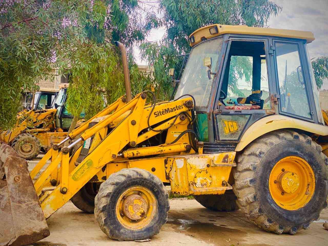 جي سي بي للبيع جاهز عل شغل مكينه كير مضخه بشرط رقم ميسان مشروع وطني شرط تحويل والوكاله السعر 130بي مجال  مكاني الموصل اليسر رقم هاتف
***********
*********** واتساب
