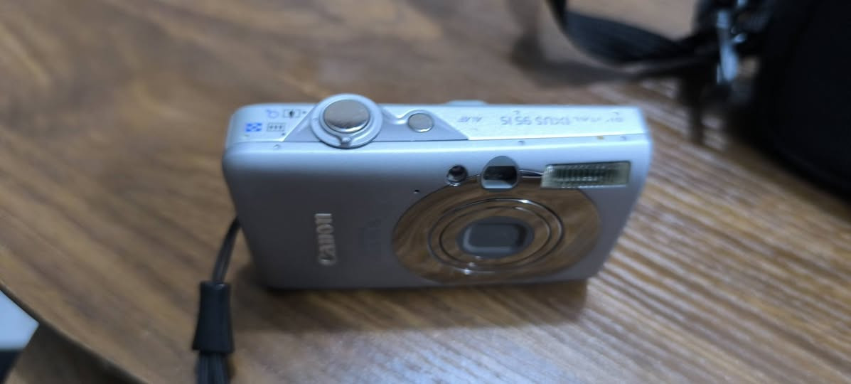 السلام عليكم
مجموعه كاميرات ديجيتال 
كل وحده سعر 
موجود توصيل جميع المحافظات


**إذا كنت صاحب هذا الإعلان وتريد حذفه لأي سبب، رجاءا أرسل رسالة إلى الدعم الفني**