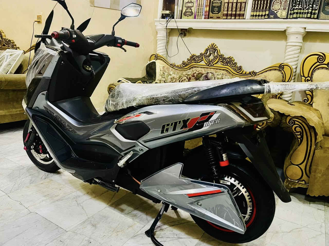 السلام عليكم
دراجه للبيع GTX
6 بطاريات كرافين 45 امبير
بريك امامي خلفي دسك
نضام 3 سرع 
نضام R رجوع للخلف
نضام P بارك 
دبل امامي خلفي غاز 
السعر 1250 وبيها مجال 
مكان بغداد الجديده
اللاسفسار ***********
