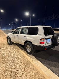 لاندكروز • ٢٠٠٠ • قطرية