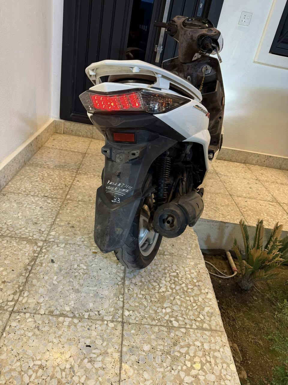 سلام عليكم للبيع سكنس لد مكان حي العامل ***********
