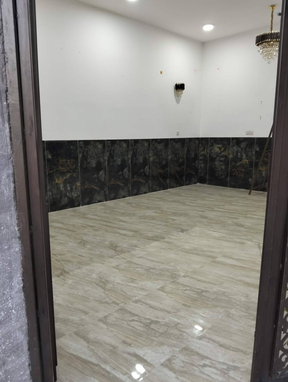 السلام عليكم بيت مع بستان لبيع لستفسار التصال على الرقم ***********
