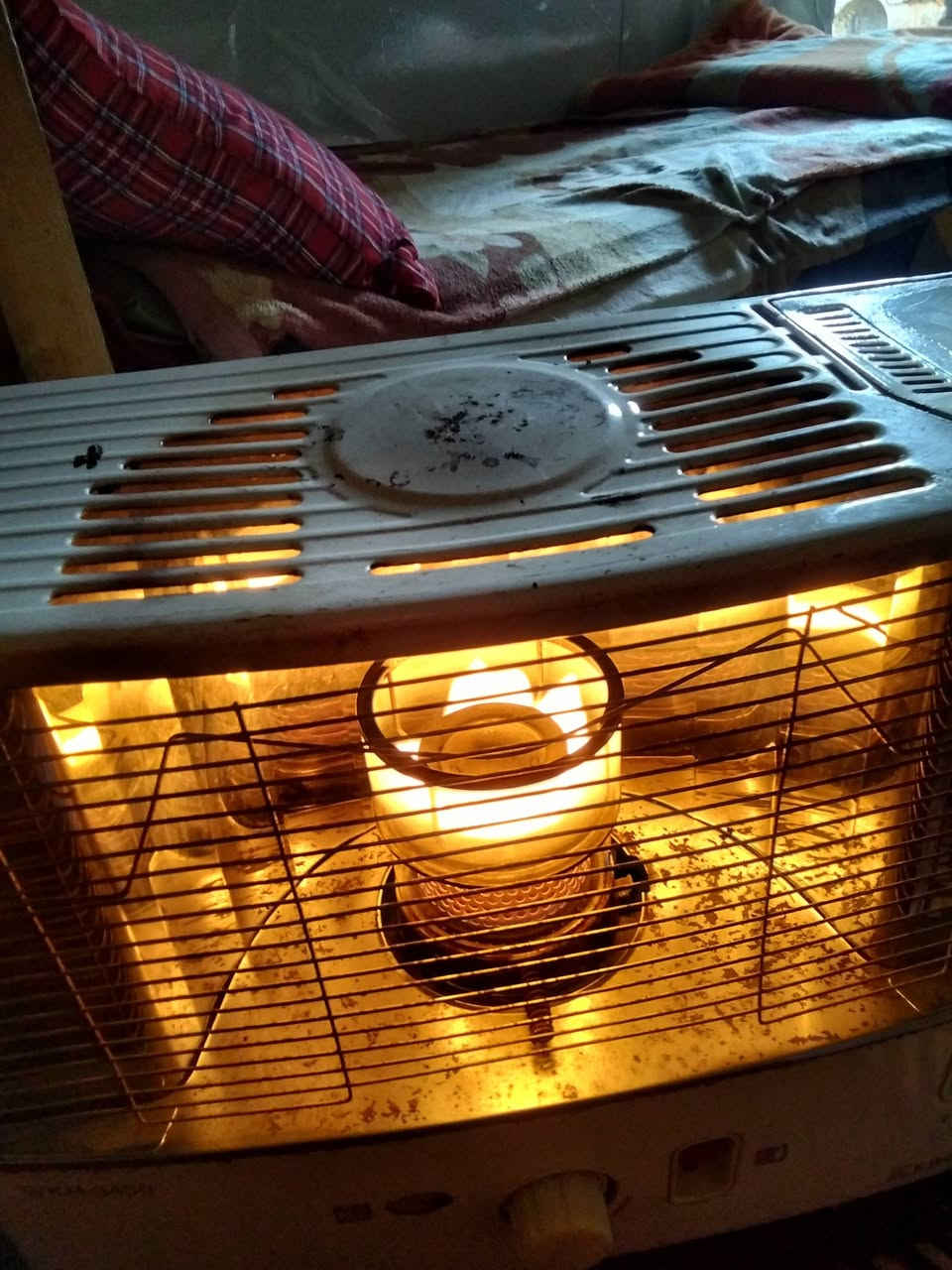 صوبه نفطيه اكبر حجم نوع كرونه ياباني الاصلي ام الضوه جداحه شغاله بلاد نظافه 80 بالميه السعر 65 وبيها مجال قليل جداا الشراي يتصل او خاص بغداد حسينيه ***********
