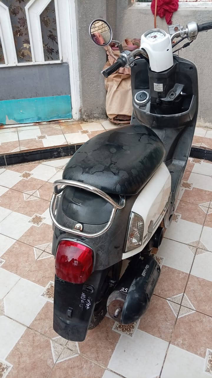 سلام عليكم دراجه بوليس توه طلعت من حاويه وصل موجود وتفحص وين ما تريد نضيفه بشكل العنوان ناصرية مركز سعر تصل ع رقم ***********
