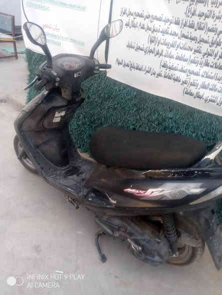 السلام عليكم دراجه للبيع نضيفه وجاهزه من كولشي نكره سلف محرك امجفت تجفيت درجه اولى نوع الدراجه ماكس 140 العنوان الغزاليه شارع المرور  رقم الهاتف *********** السعر 300 وبيهامجال قليل حك الجيه
