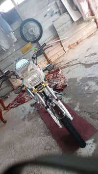 دراجه للبيع مكان بغداد الحسينيه دراجه نظيفه وكاله السعر 800 اوراقهاه ت...