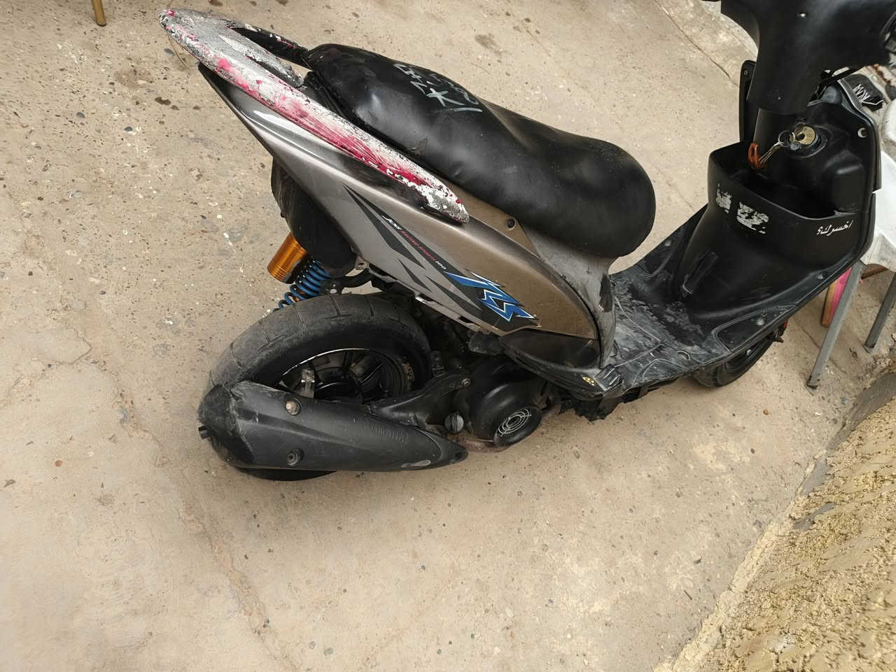 السلام عليكم دراجة ماكس عدلة للبيع كوم حديد السعر 275 جنت امشي بيهة وطفت وحدهة مستعجل علة بيعتهة لعنوان بغداد لشعب حي البساتين رقم لعاتف *********** متواجد واتساب تجي تحمل وتروح
