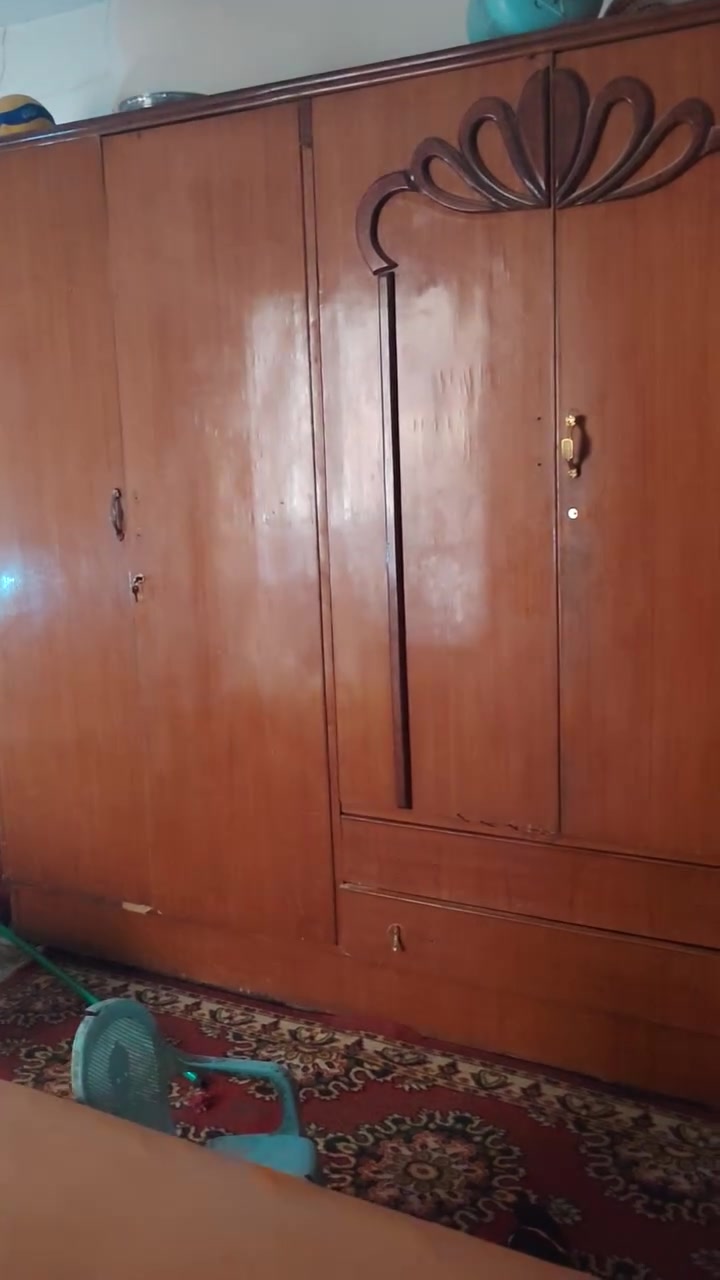 سلام عليكم
سمع التفاصيل وخابر تدلل
غرفه نوم 
او صوبتين نقص فتايل فقط
اوصوبتين كربائيات
ومبرده كامله نقص بس غطاس
شعب حي البساتين 
***********
عدد 2

