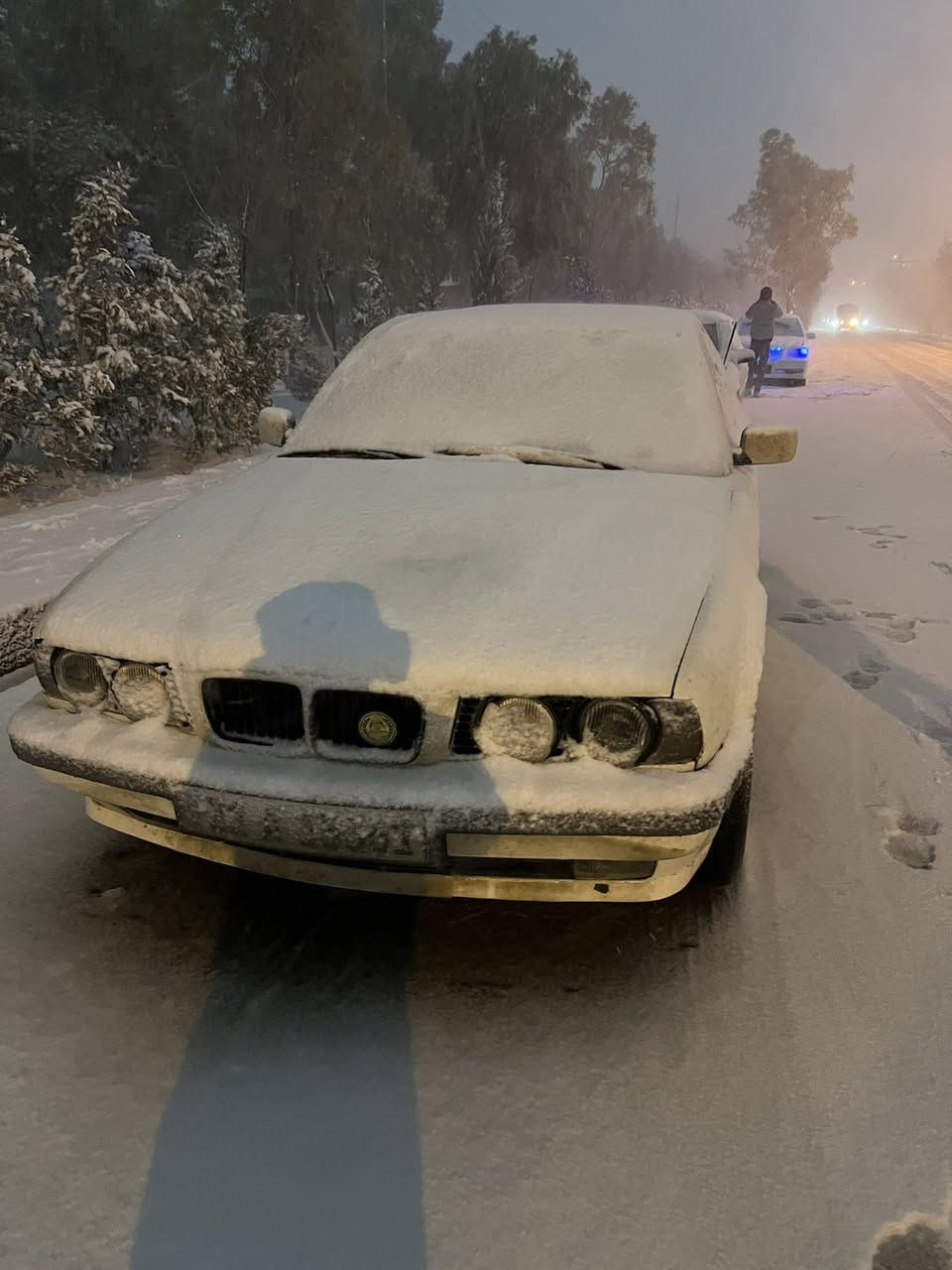 بي ام للبيع 525مسكر بلادي كير عادي سيارا كفاله شلعه معدل فول ربع متصرف عليه ***********
