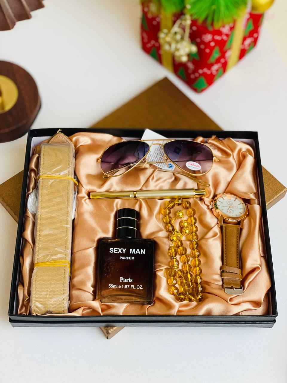 ❤️ بوكس هدية رجالي ❤️
تستحقون كل شي مميز وفرنالكم أحلا وأجمل بكج مميز رجالي تهدوا للأب أو الأخ أو الزوج أو الحبيب ❤️❤️

🎁 البوكس مكون من :
ساعة ⌚️ 
عطر 👃 
قلم 🖊️ 
حزام ⚪ 
سبحة 📿 
نضارة 😎

🎁 أناقة الرجل تكتمل مع أجمل بوكس رجالي 💋
✅ الساعة مقاومة للماء ✔️
✅ عطر فواح رجالي ✔️
✅ قلم سوفت اصلي ✔️
✅ حزام جلد طبيعي ✔️
✅ سبحة أنيقة✔️
✅ مناضر لتكتمل اناقتك ✔️ بغداد, العراق


**إذا كنت صاحب هذا الإعلان وتريد حذفه لأي سبب، رجاءا أرسل رسالة إلى الدعم الفني**