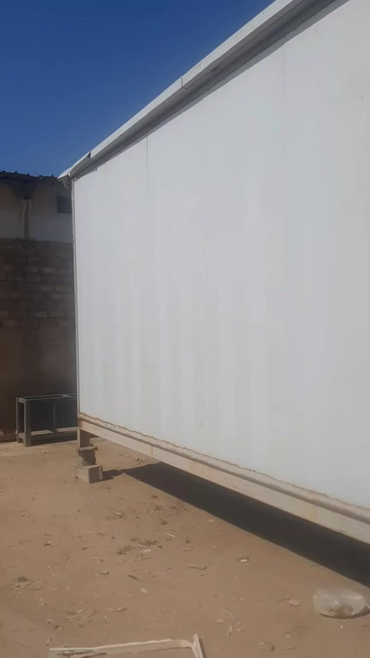 متاح كرفان ٥ في ٨ المكان نجف ***********
