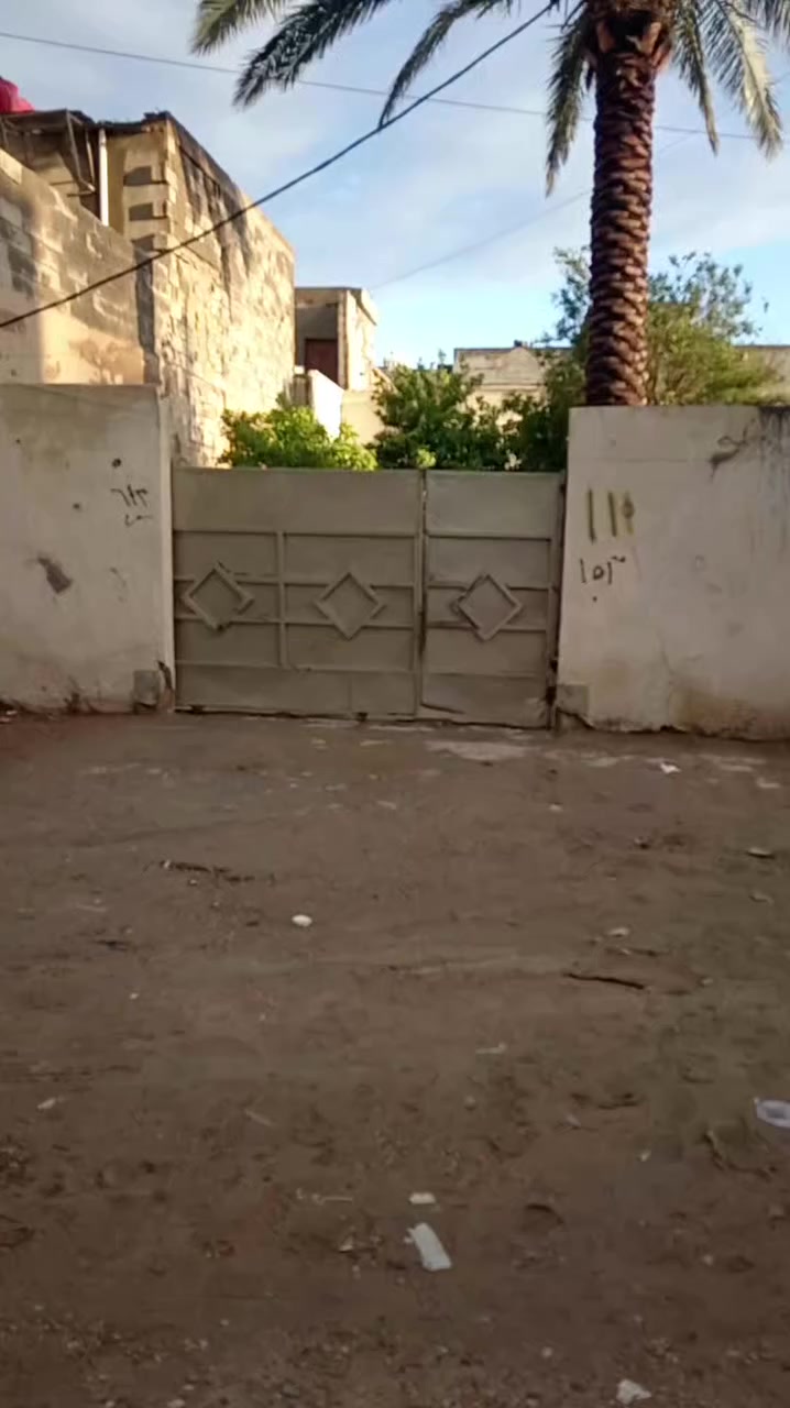 سلام وعليكم  بيت للبيع مساحه 300   بغدادابوغريب ابو منيصيرحي الكرامه مقابيل قطع الديوان ثاني قطعه عن الحولي   يحتوي علا حديقه 100متر 
يحتوي علا اربع غرف 
غرفه 4×5
غرفه4×5
غرفه 3×5
غرفه 5×6 
ستقبال 4×7ونص 
صحيات خارجه 
صحيات داخليه 
الاستفسار _ *********** واتساب
الرقم الثاني _*********** واتساب
