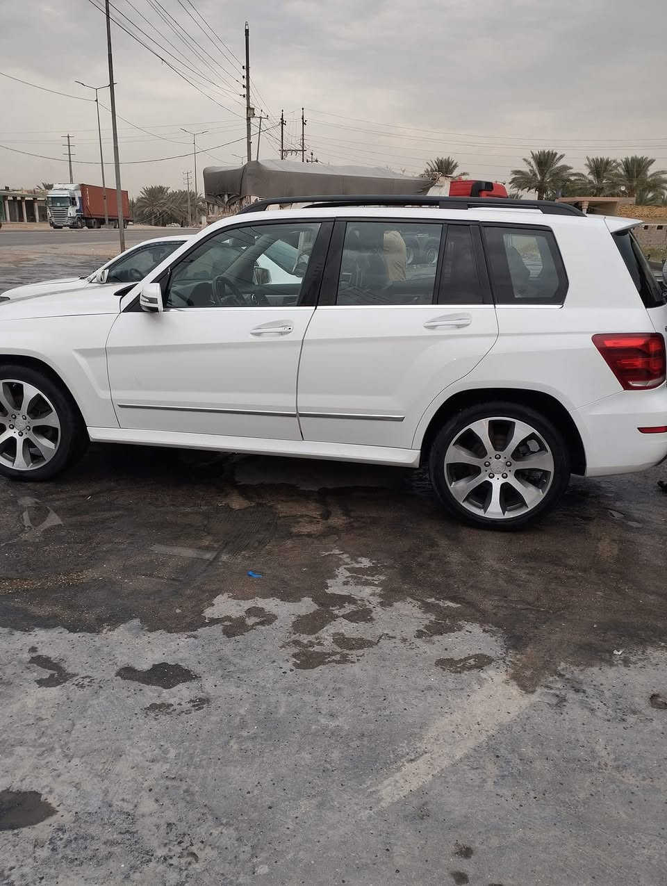 السلام  عليكم 160 ورقة السعر
السعر160 ورقة 

مرسيدس بنز GLK 350

للبيع موديل 2014

رقم بغداد  

السيارة نظيفة جدا خالية من كل نقص 

زيرو مسج

بصمة

داخل اسود جلد 

شاشة تحديث من شركة مرسيدس 

شاشات خلفية

خمس ابواب بصمة 

تدفئة كشنات أمامية

محرك   3500 

6 سلندر

سيدي جنجر 6 أقراص

شاشة كبيرة وسطية وكاميرا خلفية 

حساس مطر

نظام اقتصادي ايكو 

اطفاء ذاتي 

بارك ذاتي عند فتح باب السائق 

ليد أمامي

تحكم ستيرن 

مثبت سرعة 

ويل كب 20

بانوراما 

محرك اقتصادي 

وارد امريكي   ضربتة دعامية ومبدل نفس اللون 

اعلى فئة في glk 

***********
