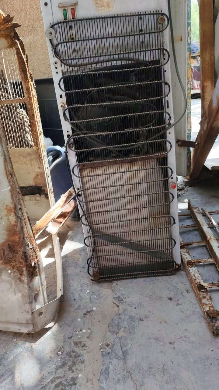 براد مي مداخل تصليح يشتغل بس بارد الله شاهد مداخل تصليح تجي شوفه وتفحصه وتأخذه نقص بي بس قاعده مال المي رايده ب٣٠ وهذا رقمي بس واتساب***********
