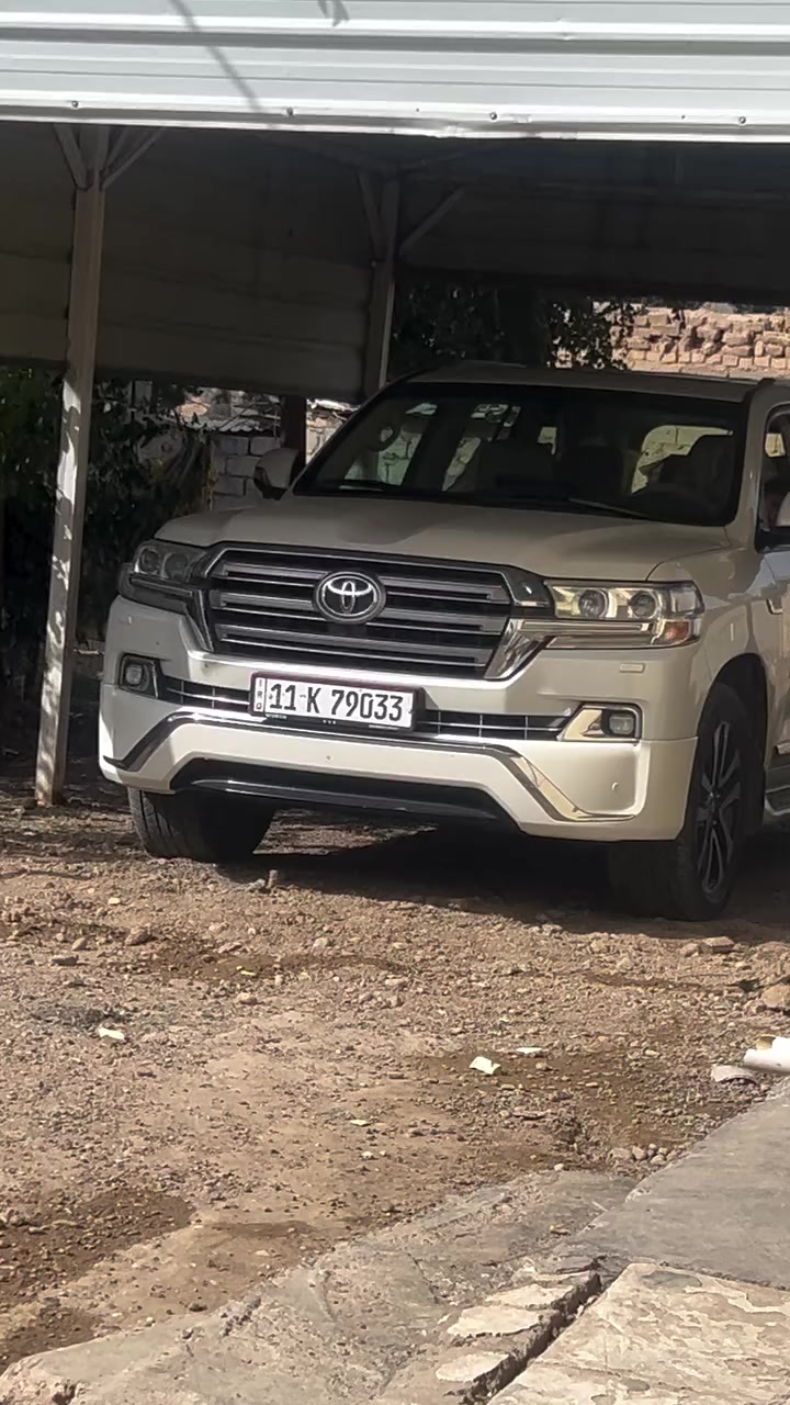 أ سلام عليكم سياره لاندكروز  موديل 2016 بريم محرك 8 تخم تاير سياره مكفوله ***********
