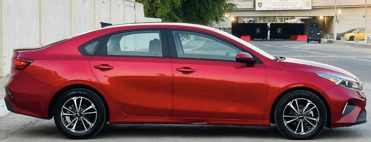 سعر السياره ⚠️:158
رقم الهاتف:***********
🚗🚗
👈🏻السلام عليكم للبيع 
كيا فورتي 
موديل:2024
رقم اربيل 
رقم والهزه جديده سياره باسمي تحويل أو وكال مضمون 
السياره بدون أي دواخل
حادث السياره موضح بلصور منشور 
جاملغ والباب مبدلات والباب الخلفي مصلح نفسه والجاملغ الخلفي بي طعجه مصلحه نفسها عل كدها 
السياره بدون ايرباك 
ماشيه:32
بعدها على وضع الشركه
 السياره جديده 
بدون أي شخطه أو طعجه كلش حلوه السياره 
مواصفات نص فول المعروفه 
محرك 2000 دوش
رادارات امامي وخلفي
شاشه كأمره ويل كب
تحديد مسار 
بچم السياره الأمامي والخلفي كبس
السياره حيل جديده تجي وتشوف بعينك 
+تخم كاعايات كامل ربل مع الصندوق 
+تخم كاربت البلادي هم مع الصندوق 
مكان السياره :بغداد الشالجيه
