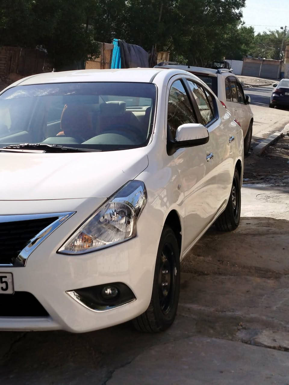 نيسان صني موديل 24 هندي اربيل باسمي
 (تحويل أو وكاله)
ماشيه 55 قابله للزياده 
ضرر خفيف جاملغ خلفي عكس السائق 
مع ملاحظات بسيطه 
العنوان الاعظميه راس الحواش 
سعر 127 وبيها مجال 
للمراسله والاستفسار الاتصال ***********
