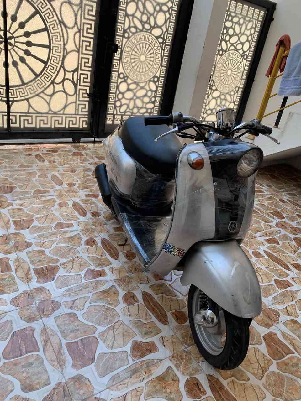 للبيع دراجه عبد الحليم فحل لوك مابي كل عيب مكينه بلادي كابريتر بلادي كهربائيات كل شعال نكره سلف كفر بلادي تايرات جديد مابي ربع دينار مصرف جاهز من كل نواحي سعر 350 وبي مجال خاص او اتصل *********** مكاني كركوك

