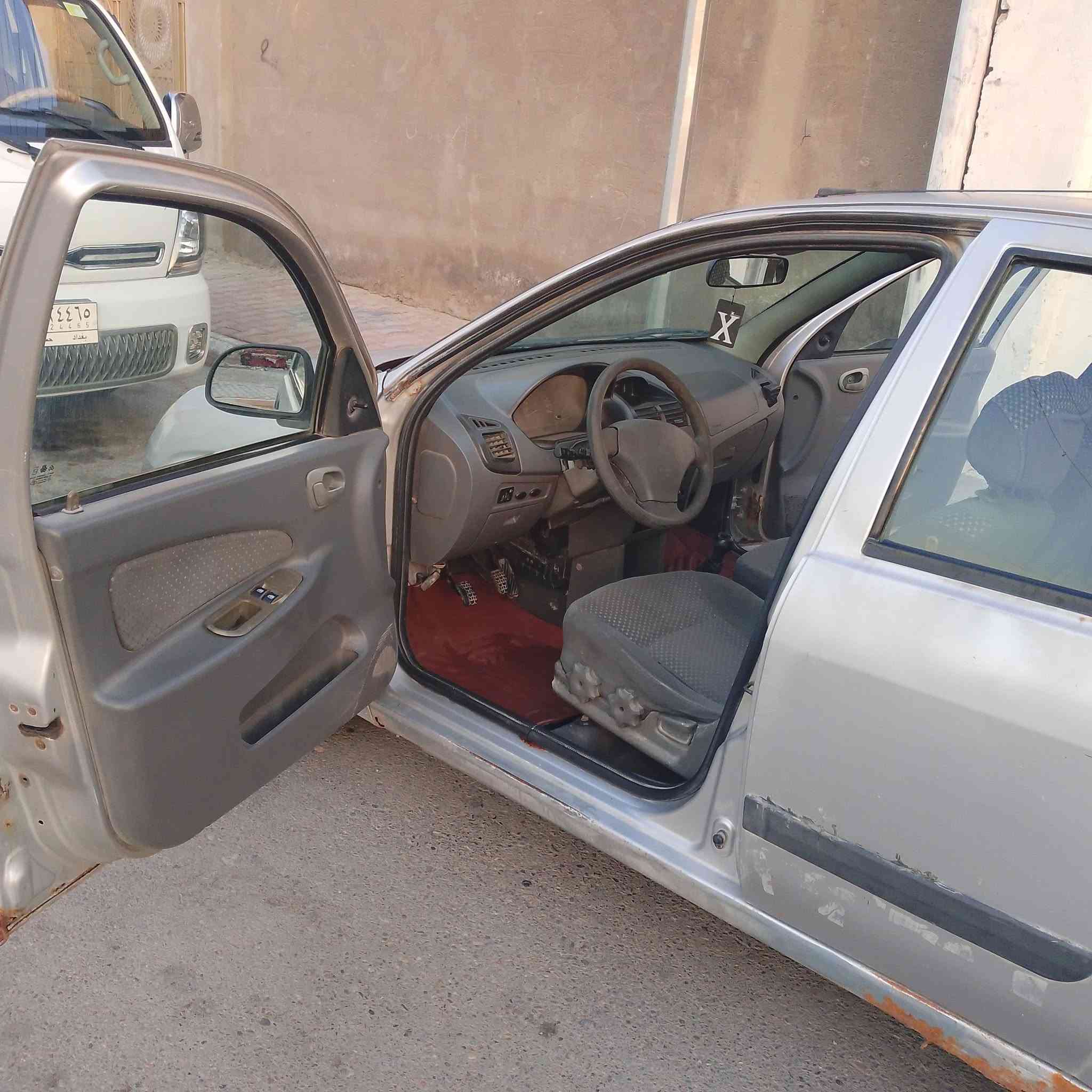 السلام عليكم سياره للبيع طيبه رقم بغداد سياره مكينه كير جدا لاستفسار تصل***********
