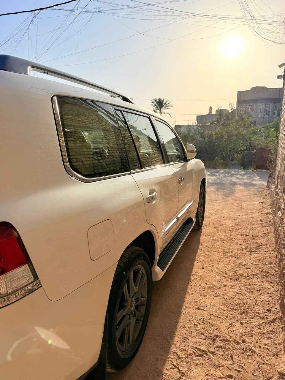 السلام عليكم موديل 2014 ماشيه 100كفالة     فقط طخة تحت يدة الباب الايسر الخلفي السعر 425 قابل للتفاوض
 
واتس  ***********
