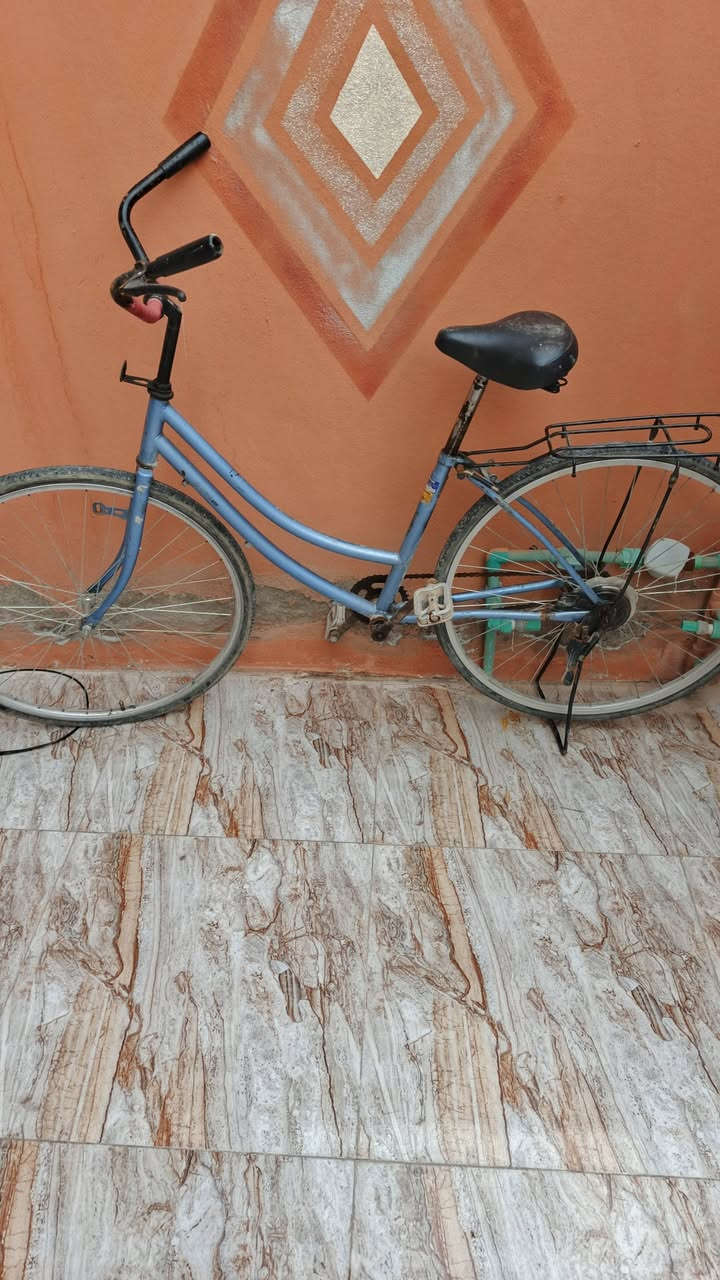 سلام عليكم للبيع الحجم 26
السعر 25قفل المكان موصل برطله واتساب ***********
