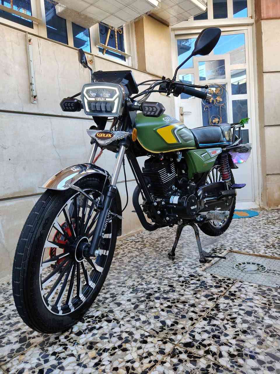 سلام عليكم دراجه فووول نظافه 
ماماشيه بعده زيرو الدراجه خير من الله بسمي 
بغداد بوب شام 
موديل 25 ... مكينه 200
سعر مليون بيه مجال 
تفاصيل الكثر اتصل ع رقم 
***********
