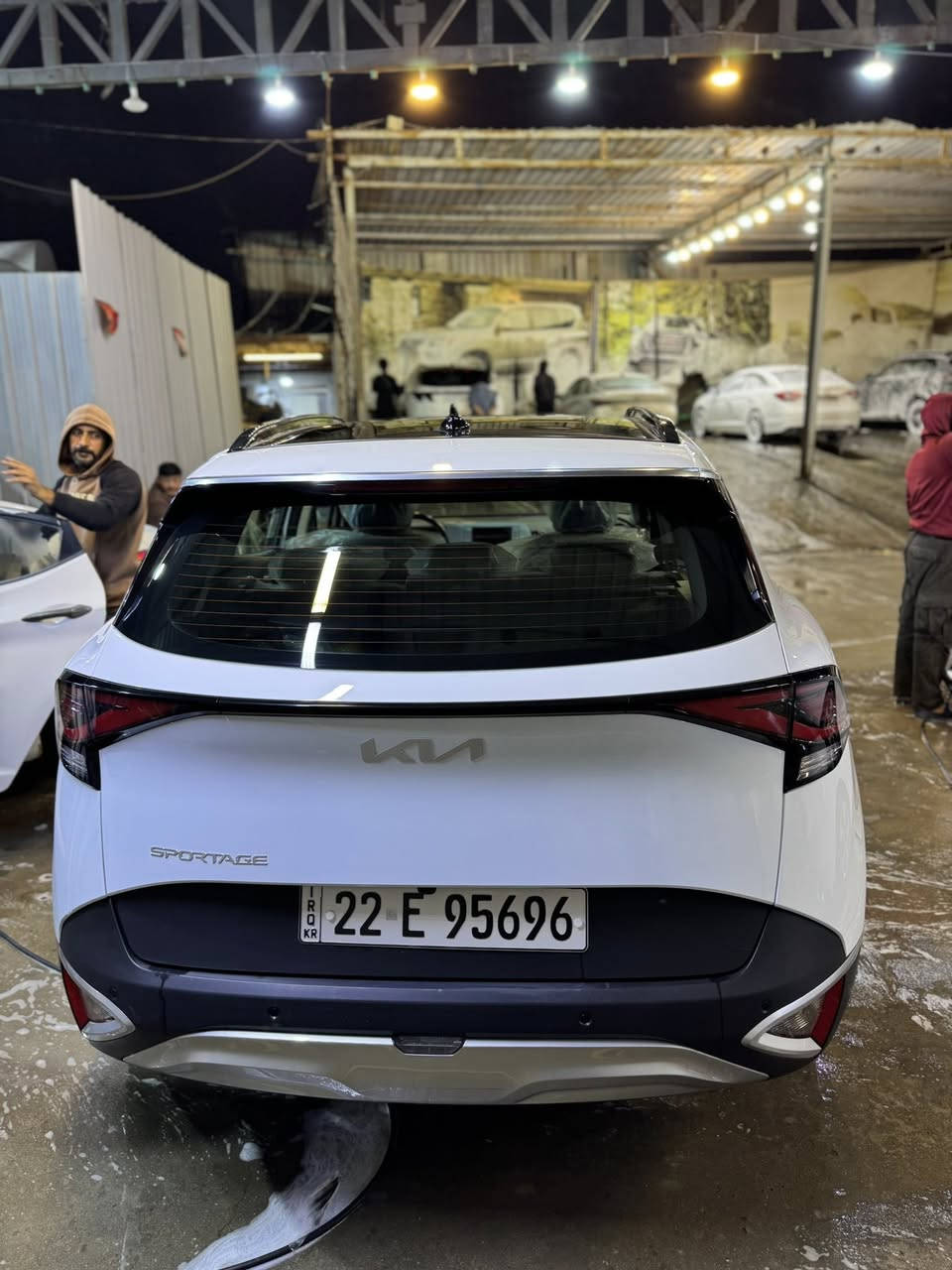 سلام عليكم سبورتج للبيع مديل 2024 فول فول موصفات للخير السياره كفاله عام عده تكيل كارت مكانين فقط باقي السياره كلهه كفاله رقم أربيل تحويل بشرط مكينه وكير كفاله السياره ما بيهه أين نقص على وضع الشركه 
موصفات السيار /
. فتحه سقف بنرامه 
. دخول ذكي 
. تشغيل عن بعد 
.مانع انزلاق
. تدفه بلكشنات 
. تدفه ستيرن 
. حساسات امامي
.حساسات خلفي 
.رادار جانبي 
. ليت امام إيل ايد دي
. كشنات جلد
. تحكم كشن كهربائي 
. صندوق كهربائي
وبعد بيهه هواي مواصفات  السياره ماشيه 37km سعر السياره 235 وبيه مجال بسيط مكاني بصره الحكيميه رقم الهاتف *********** 📞
