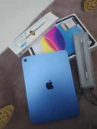 ايباد 10 ذاكرة 64 اخو جديد + وياة قلم او شاحنة  سعر 375 او بي مجال 077...