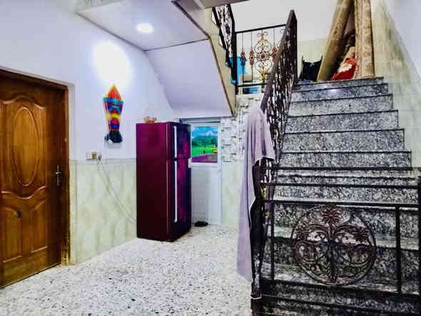 #يعرض_مكتب_الخيكاني
                 
 دار    🏫للبيع شارع الجامع. 

🔰#المساحه/١٥٠م 

🔰#الموقع/خلف الملعب القديم 

🔰#مواصفات 
غرفتين  نوم و صاله و مطبخ  و استقبال و صحيات داخليه و خارجيه   
🔴بناء مسلح طابوك 
 
🔰للأستفسار أكثر يرجى الأتصال
***********   
   عنوان المكتب خلف الملعب القديم ع الشارع الرئيسي 
             #مكتب_ابو_سجاد_الخيكاني
