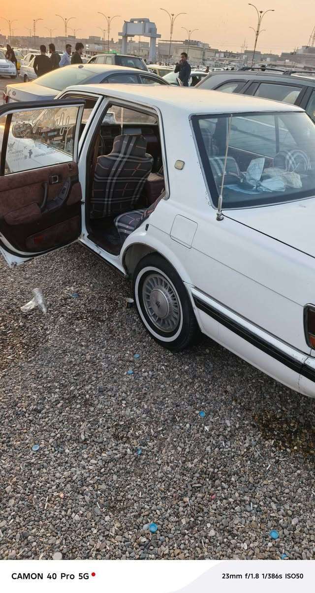 السلام عليكم سياره للبيع سيدان موديل 88 ايسر بلاد مكفوله.  سعر 48  باسمي رقم نينوى انكليزي
***********
