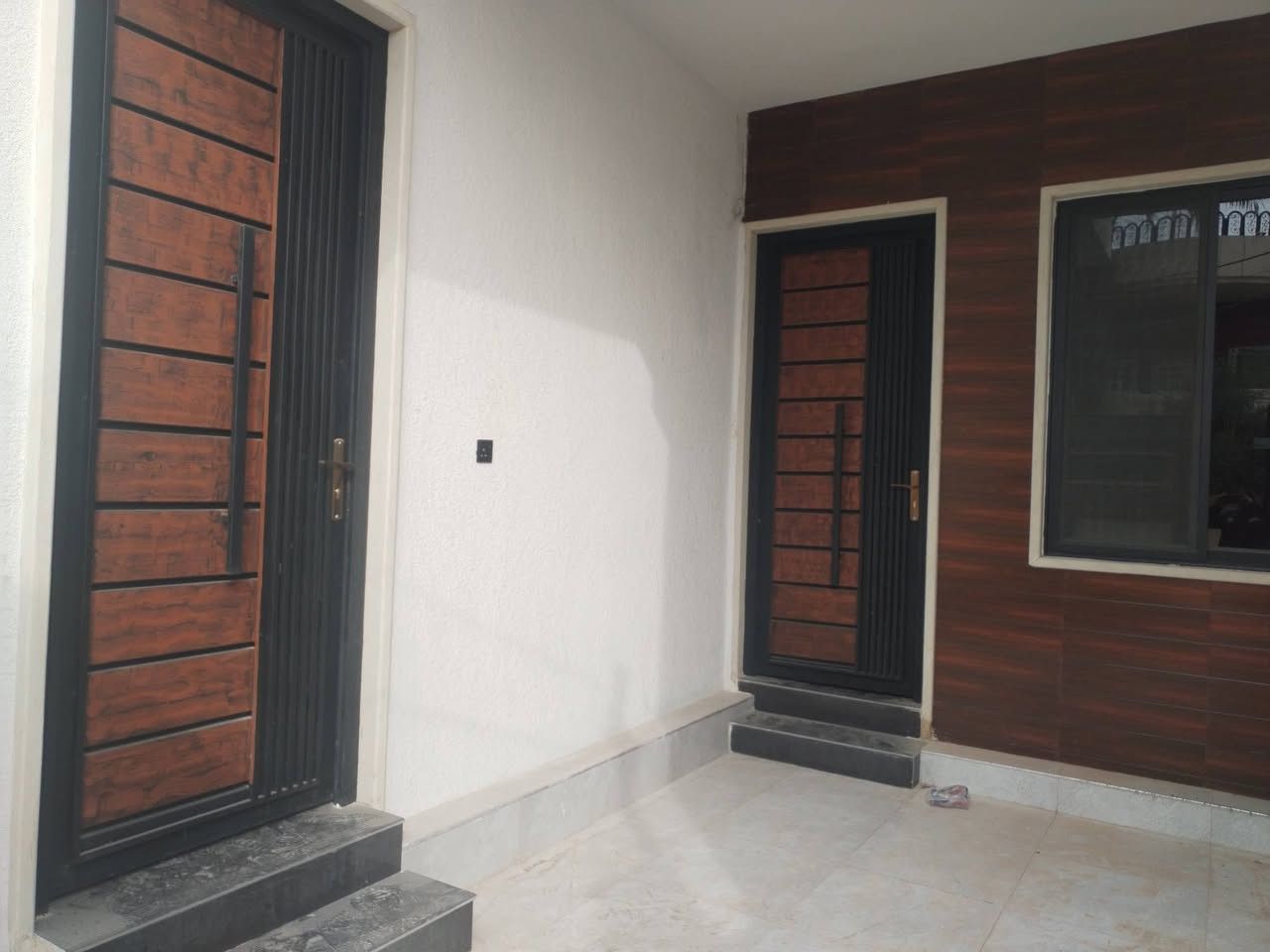 عروض مكتب الصادقين للعقار

عروض مكتب الصادقين للعقار

دار للبيع في حي الاخاء مساحه 150 متر واجهه 7ونص

ملك صرف طابو الزهور. تسليم فوري مفتاح 2026

ط الاول. غرفتين نوم. هول. استقبال. مطبخ. صحيات.

ط الثاني. ٣ غرف نوم. هول. صحيات. سطح ناصي سطح عالي

مراجعه مكتب الصادقين للعقار سايدين الكنيسه تايتينك مقابل مرطبات الصفار للاتصال ***********

نستقبل جميع العروض التجاري والسكني
