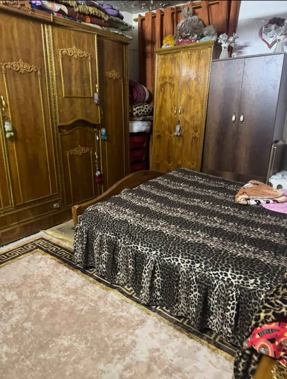 سلام عليكم غرفة نوم للبيع صاج عراقي 
كلش حلوه ونضيفه مكان الري قرب ماركت الانباري  
السعر 600 الف 

***********
