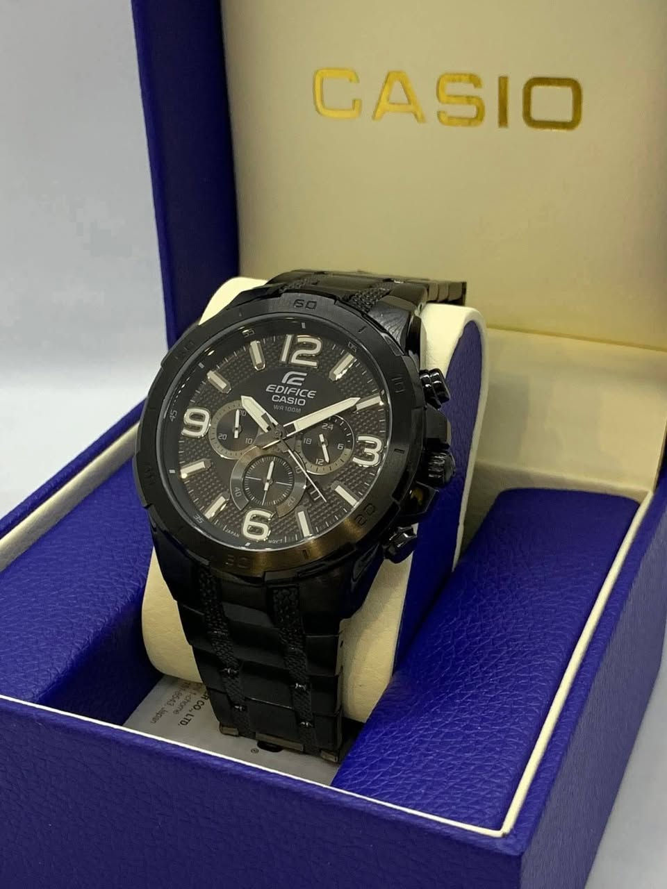 السلام عليكم........
ساعة  CASIO EDIFICE  بطارية 
مكينة ياباني JAPAN MOVT 
تجميع الصين CASED CHINA 
نافذة للعرض التاريخ 
سناتر شغالة 
أميال وأرقام فسفوري 
القطر ٤٧
مقاوم للماء ١٠٠م 
سنتر ثواني ثانوي 
نظام ٢٤ساعة 
سير حديد ستانلس ستيل طلاء لون اسود معلم 
جديد غير مستعمل مع العلبة الاصلية وبطاقة الضمان والكتلوك 
السعر ١٠٠الف 
يوجد توصيل ***********
