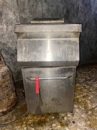 اغراض مطعم للبيع بيها النضيف وبيها الي يحتاج صيانة الشراي يتصل ويدلل ب...