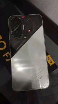 بوكو f7  الجهاز نضيف /  بطاريه 98/ ذاكره 512/ السعر 450 قفل  077366946...