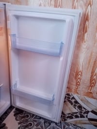 ثلاجه للبيع نضيفه كلش شغاله السعر ١١٥ وبيه مجال ما متواجد عل نت الاتصا...