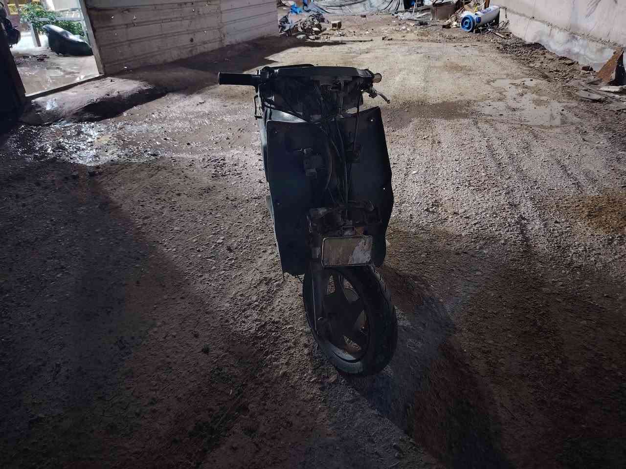 سلام عليكم دراجه كوم حديد ابيع طافيه تحمل وتروح وذا ماعندك تاخذه بلاش   مكاني بغداد سعر ١٥٠ ***********
