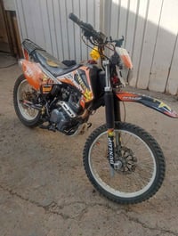 قفاز للبيع او مراوس ب بوكسر سعرها مليون و بيها مجال مكينه ما مفتوحه وش...