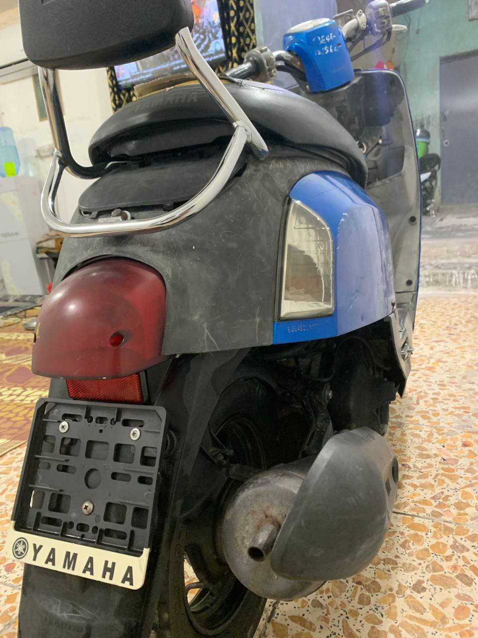 السلام عليكم
دراجه بوليس نظيفه مكينه كفرات كفاله عامه مبدله بس صالونصه دراجه حلوه ونظيفه الدراجه قدامكم اللي يحب يستبسر يدخل خاص دراجه سعرها 650 عنوان مدينه الصدر 
***********
