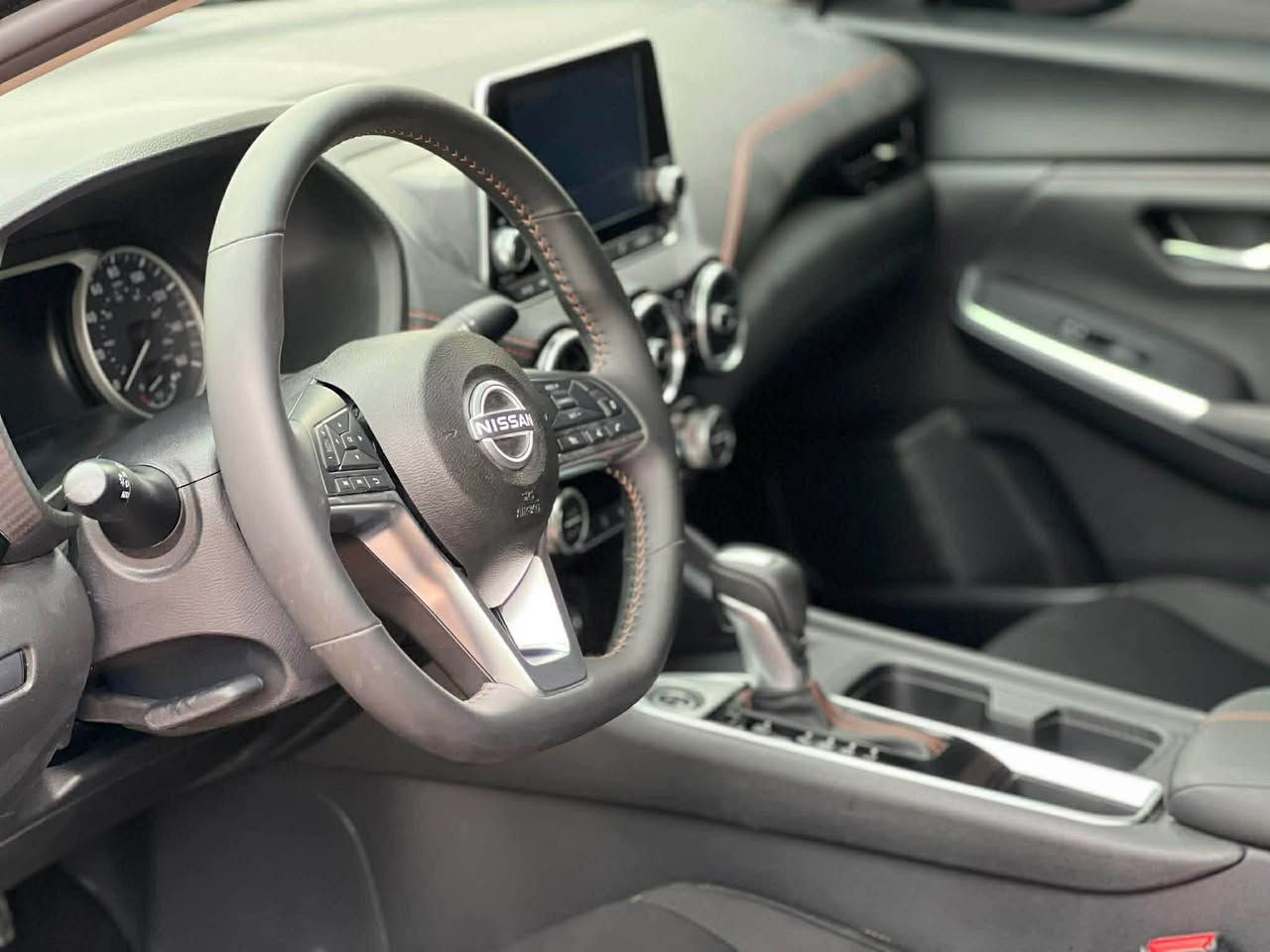 نيسان سينترا 2025 SR 
مواصفات SR ,MlDNlGHT
السعر 149 $ مجال كلش قليل 
سياره كلين بدون صبخ  دعامليه ل دعاميه شرط بدون ملاحظات بدون شخط بدون بارد 
مواصفات معروفه تشغيل عند بعد 
بصمه ابواب بصمه 
صندرق بصمه 
تحديد سرعه 
رادار 
ويل كروم شكل جديد 
كشنات هيتر 
فول مواصفات ما عدا فتحه 
ماشيه فقط 2 mil حساب زيرو 
گير محرك حجر گزوز شريكه 
سياره بدون تترقم شيمالي اربيل دهوك سليمانيه 
مكان سياره عقره ابعت عن اربيل و موصل ساعه 
رقم هاتف ***********واتساب
رقم كورك *********** واتساب 
رقم هاتف اسيا *********** بث مباشر أربيل, العراق
