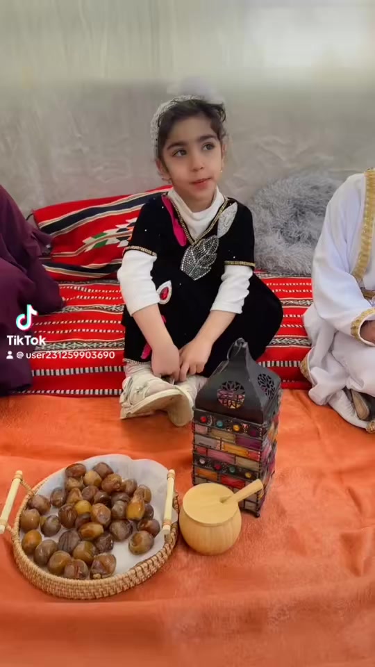 شَهْرُ رَمَضَانَ الَّذِي أُنزِلَ فِيهِ الْقُرْآنُ" 

تبارك روضة دجلة للمجتمع التعليمي ولأهالي طلبتنا الكرام قرب حلول شهر رمضان الفضيل. جعل الله أيامكم عامرة بالطاعات، وقلوبكم ممتلئة بالمسرات.

رمضان مبارك وكل عام وأنتم بخير.
روضة ومعهد وحضانة دجلة الاهلية

للتواصل والاستفسار :
***********
